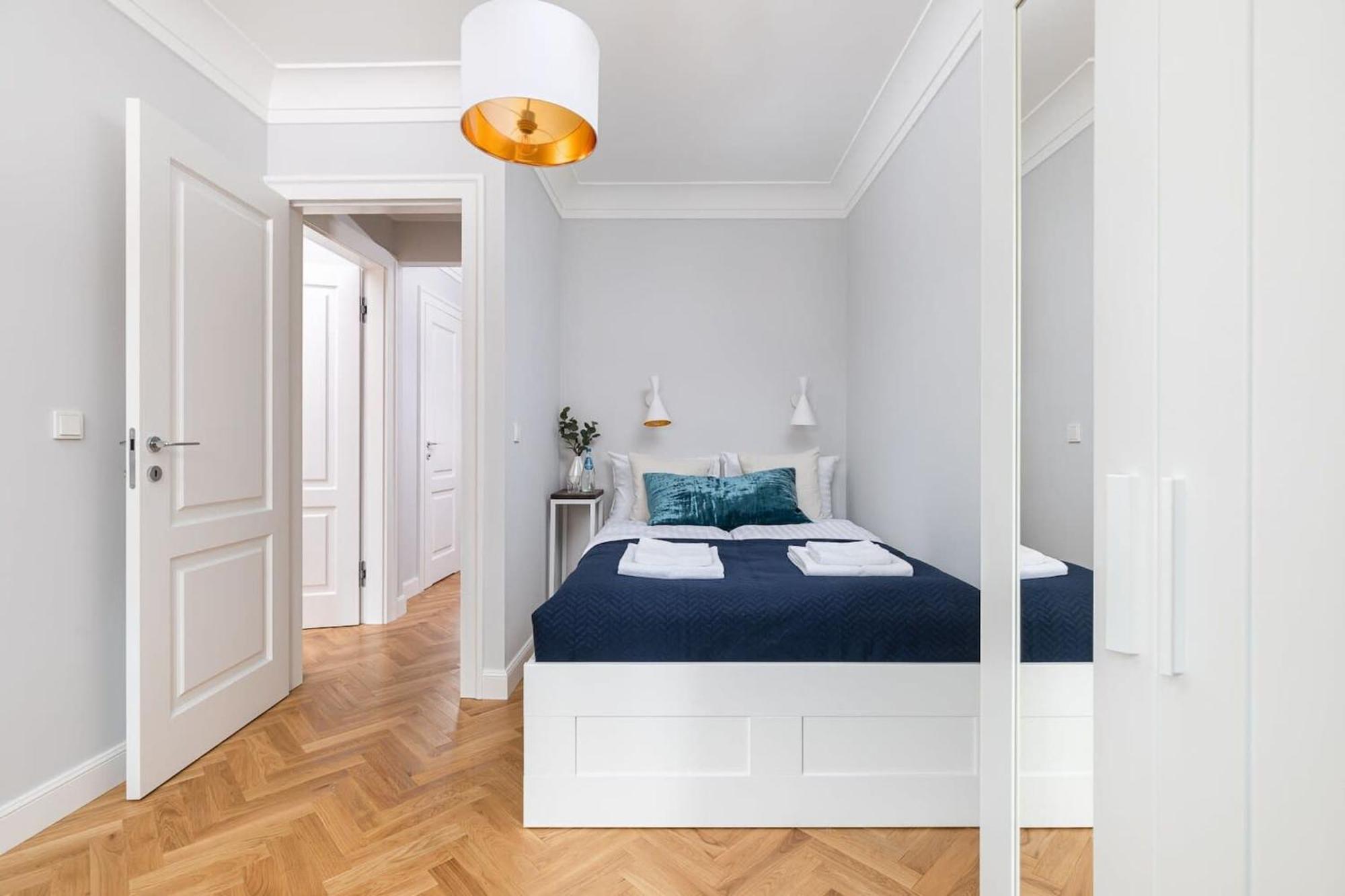 Plac Zamkowy - Apartment With City View By Noclegi Renters Warsaw Exterior photo